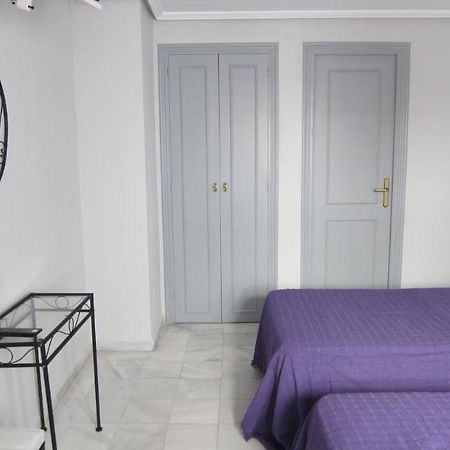 Hostal Alicia San Pedro de Alcantara Luaran gambar